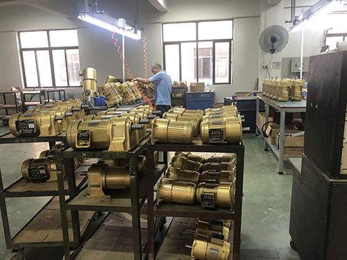 如何更換履帶減速機齒輪油?